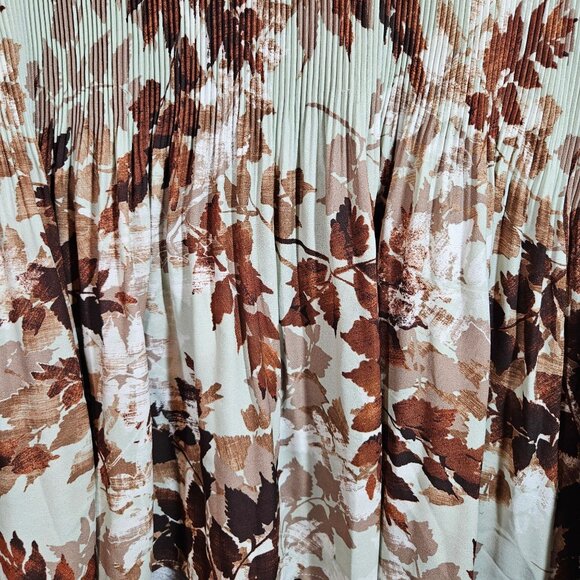 Catherines Womens 4X Brown Leaf Print Pleated Blouse Crochet Neck bell sleeves - Picture 9 of 15